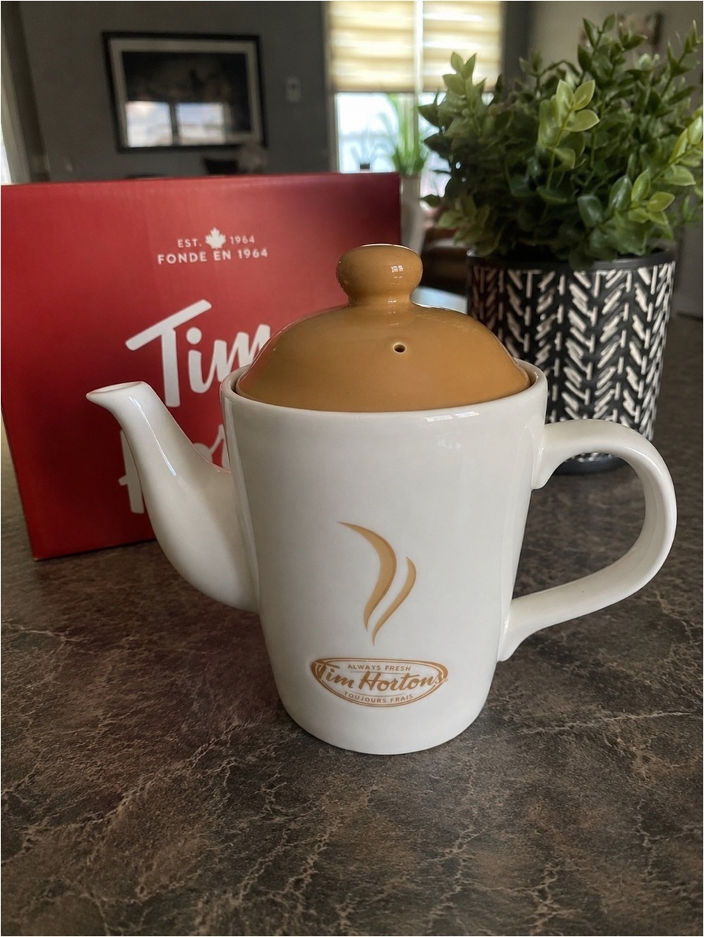 Tim Hortons Ceramic Tea Pot Mug With Lid White Brown Coffee Cup